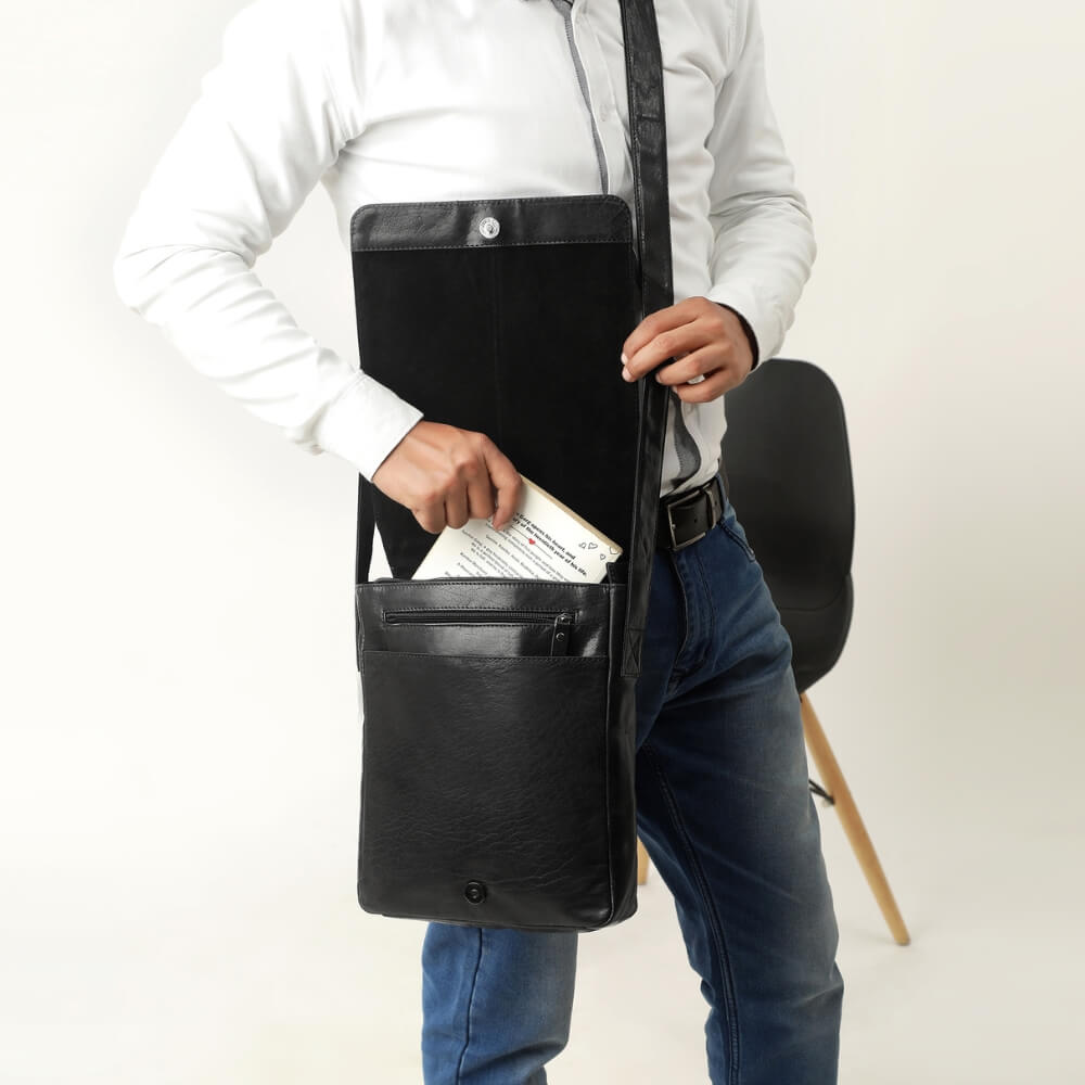 Essential Messenger Bag