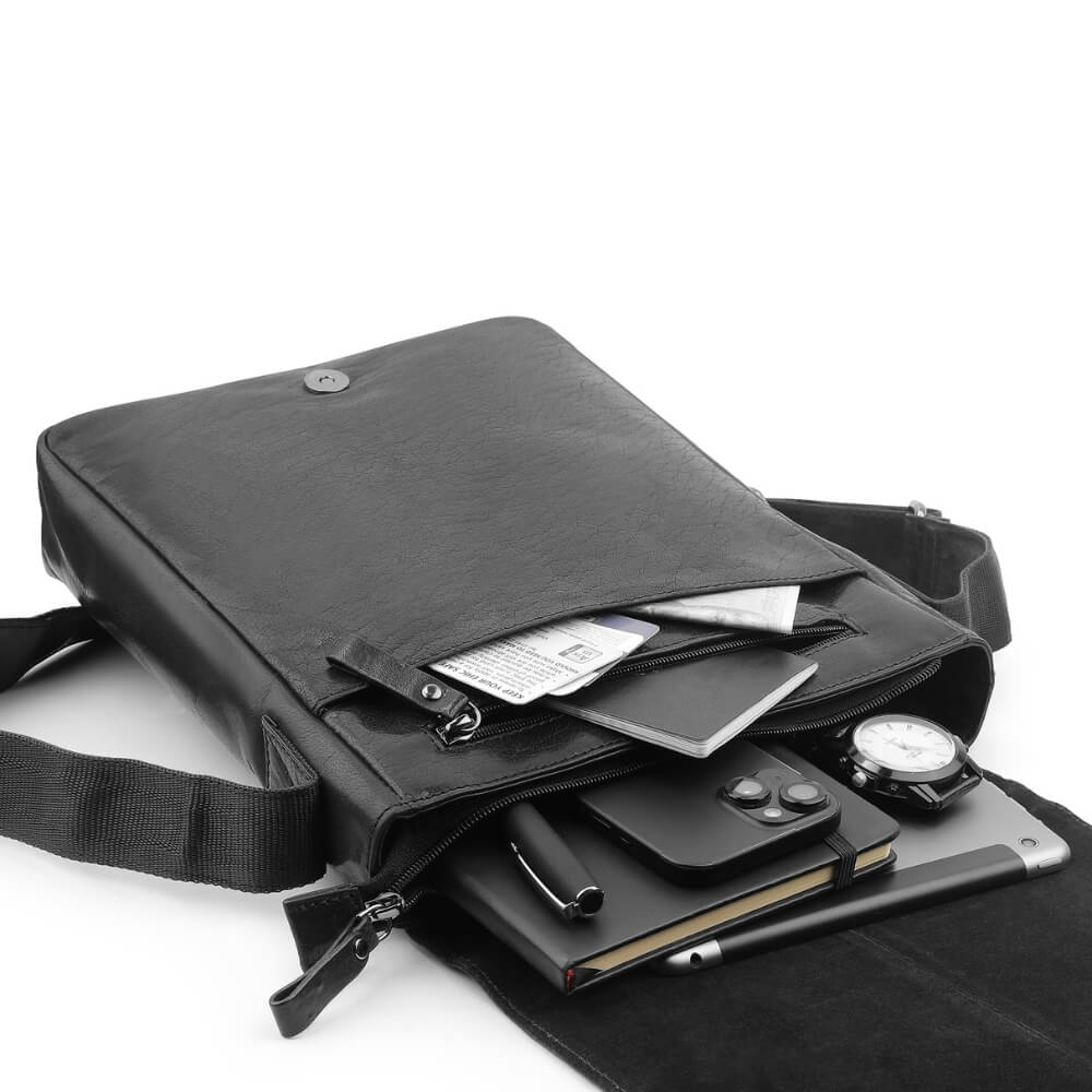 Essential Messenger Bag