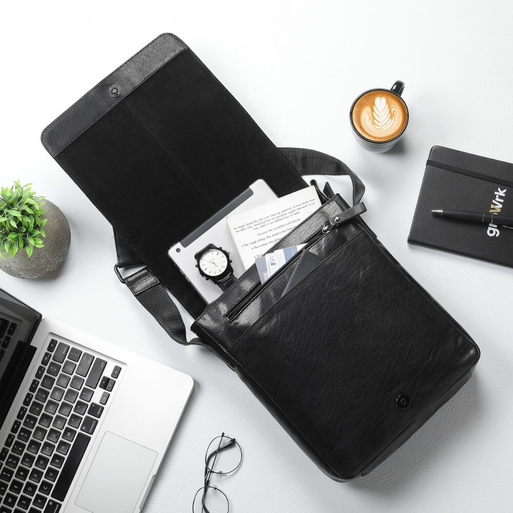 Essential Messenger Bag