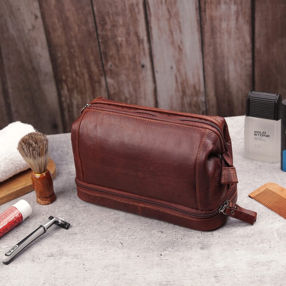 Essential Washbag - genuine leather toiletry bag