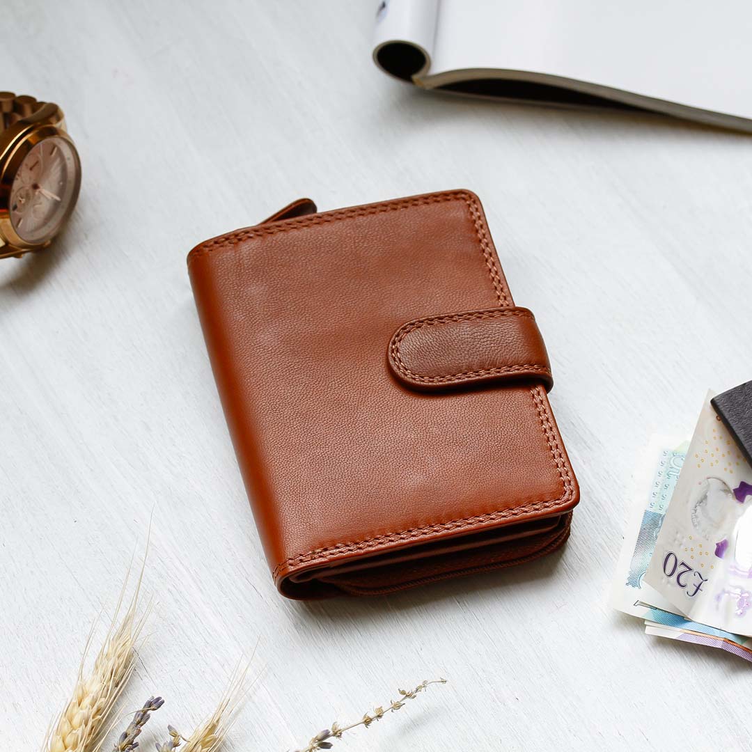 Jane Leather Bifold Purse - Cognac