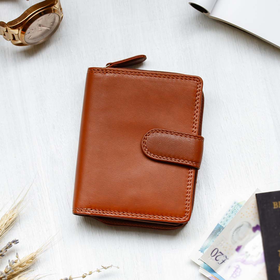 Jane Leather Bifold Purse - Cognac with tab closure