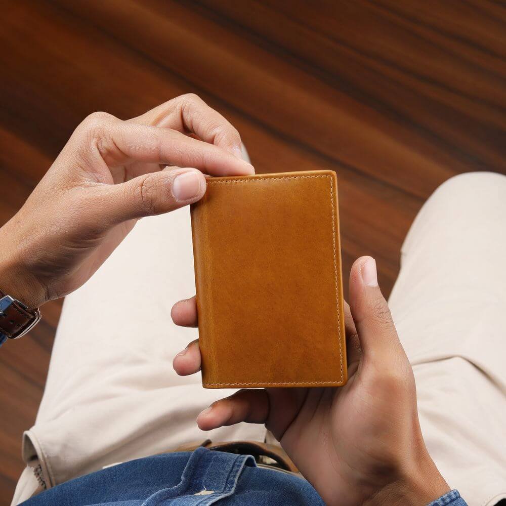 Leather-Lined Card Wallet James Mayfair 02